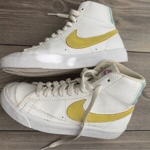 Nike Kids Sneakers - White and Yellow